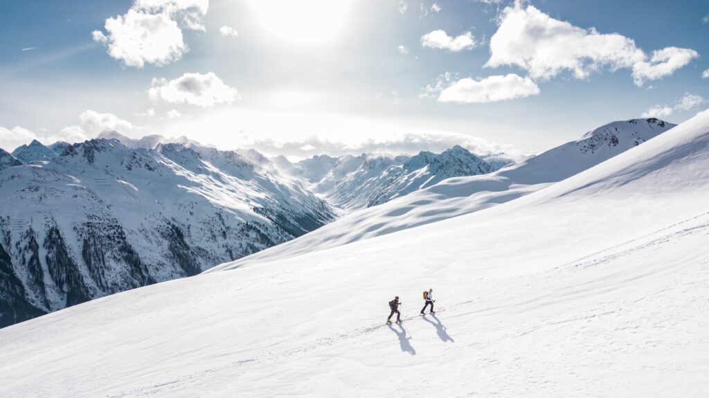HeliAlaska - Backcountry Skiing