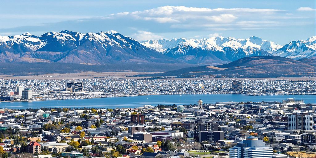 Scenic view of Anchorage, Alaska with mountains.